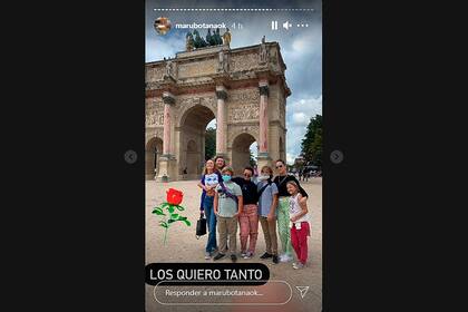 Maru Botana fotografió a sus hijos en uno de los puntos más turísticos de la ciudad de la luz