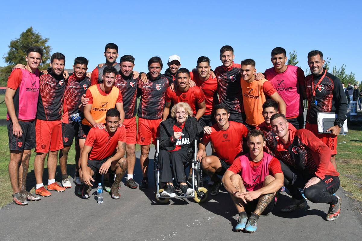 Maruca fue invitada al entrenamiento compartió un hermoso momento con el plantel y cuerpo técnico