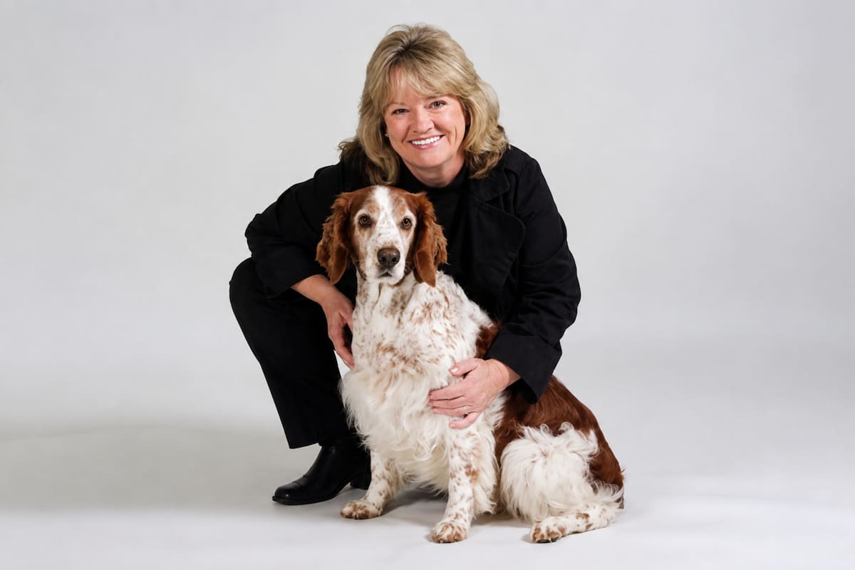 Mary Burch explica qué significa que un perro se siente sobre los pies de su dueño y cuáles son las razones detrás de esta conducta
