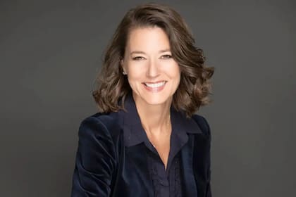 Mary Ellen Coe (YouTube): “Las herramientas se están volviendo mucho más sofisticadas... y realmente está difuminando las líneas entre lo que yo llamaría contenido independiente y respaldado por estudios”