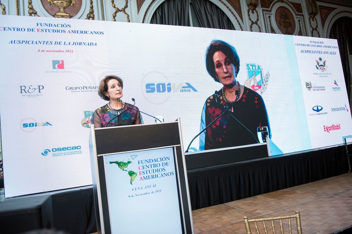 Mary Kay Carlson, encargada de negocios de Estados Unidos en Argentina