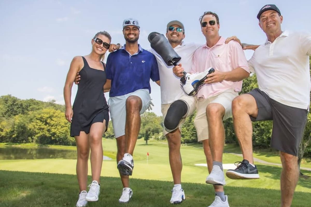 Maryland dio un paso significativo hacia la inclusividad con la promulgación de la “Ley para que Todos Puedan Moverse”, impulsada por John Edward Heat (al centro)