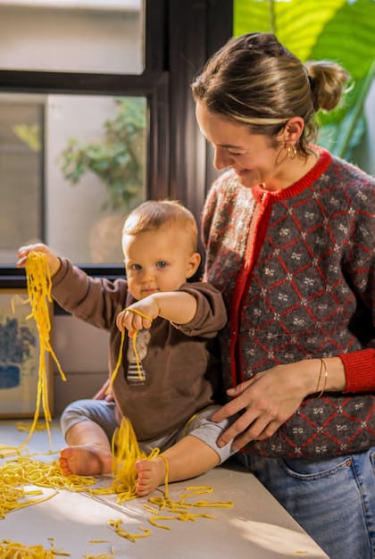 Más allá de arquitectos y diseñadores, nos encanta visitar a gente creativa de todos los campos: sus casas nunca defraudan. En agosto, los llevamos a la de la talentosísima chef Julieta Oriolo.