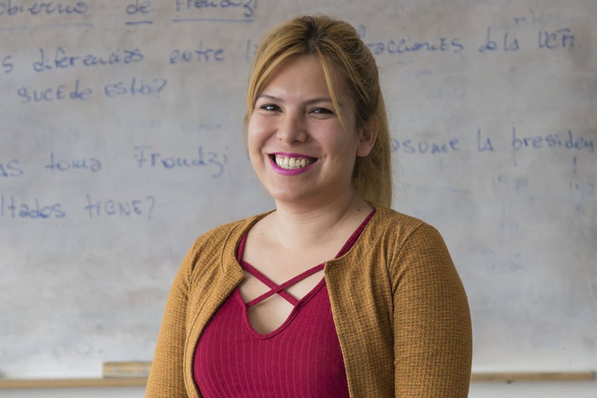 Más allá de logros como la ley de identidad de género, siguen siendo uno de los grupos más vulnerados y con una expectativa de vida de 35 años; Luli Arias es docente en el Bachillerato Popular Trans Mocha Celis, el primero de su tipo en el mundo