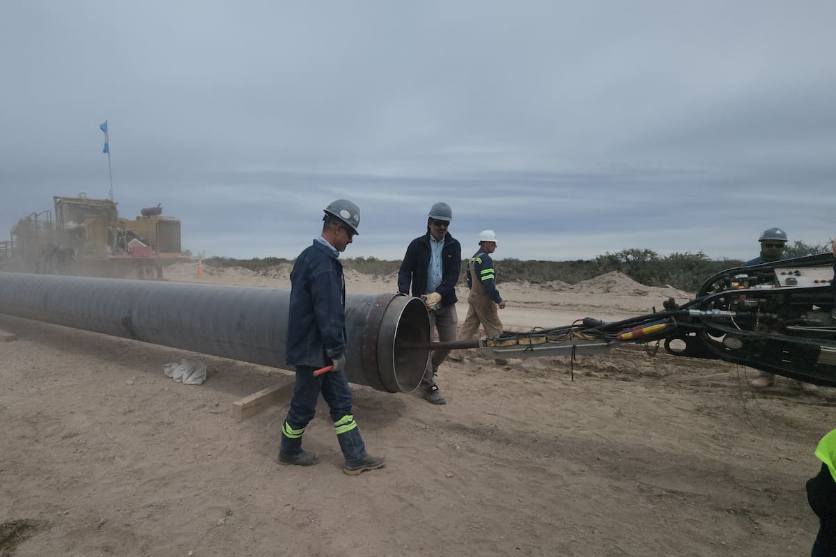 Más allá de los puestos que se crean específicamente en energía, Vaca Muerta genera impacto en servicios, comedores, transporte y otras actividades