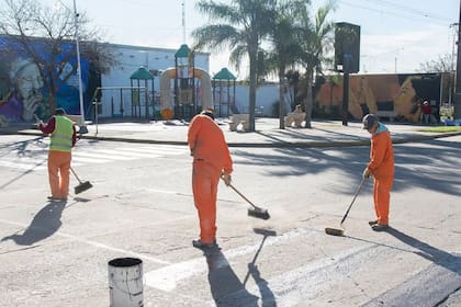 Más allá de los trabajos en los accesos, sostuvo que todos los días pasan 3000 camiones por el pueblo