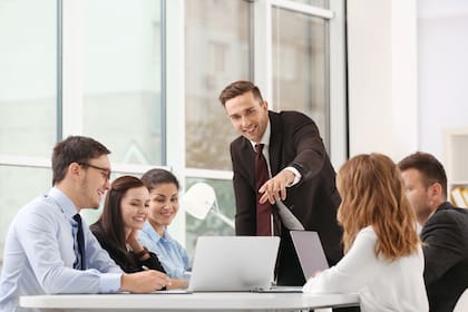 Más allá de que el concepto de éxito es muy difuso, hay patrones que se repiten en la gente a la que le va bien en su trabajo