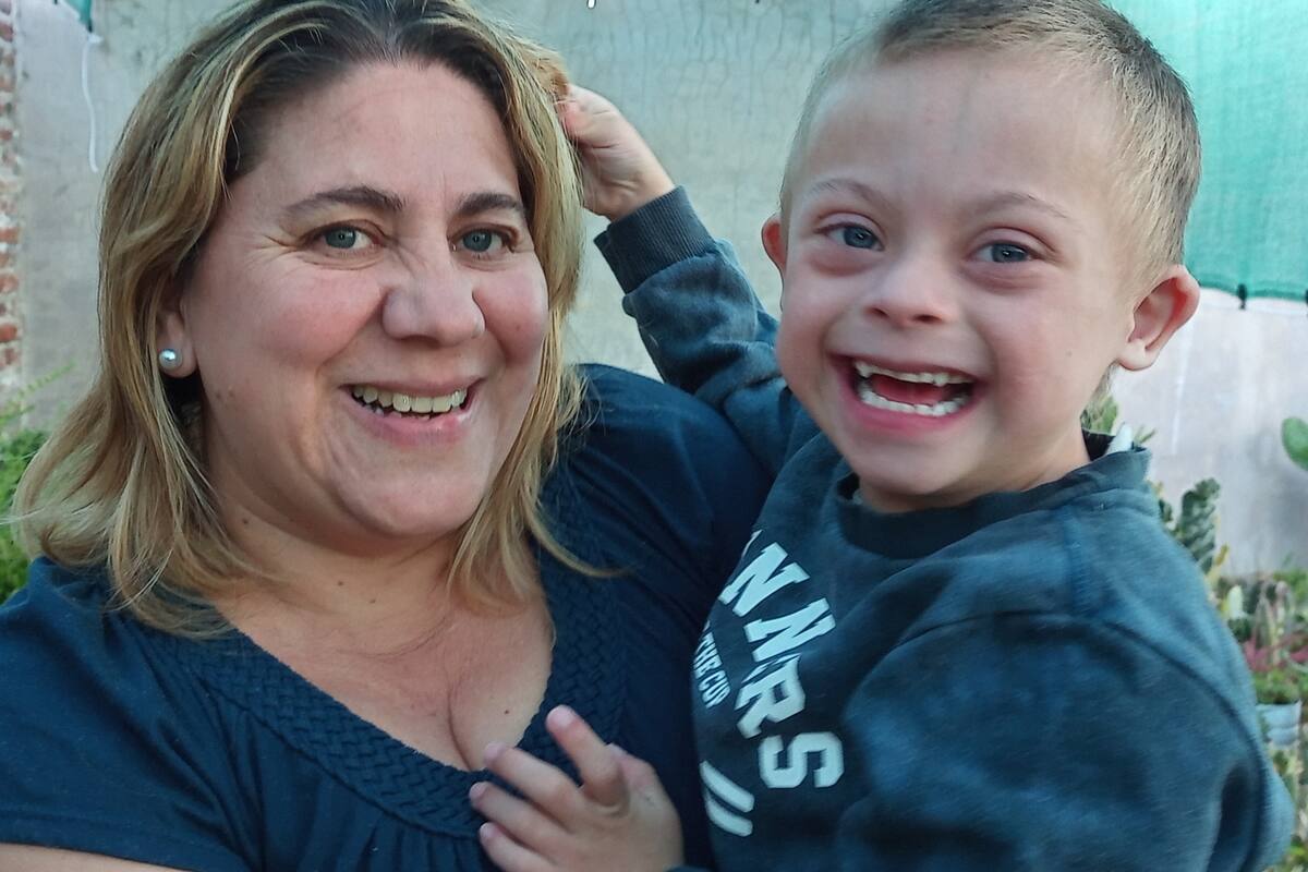 Más allá de su enfermedad, Mirta está convencida que Theo vino para enseñarle muchas cosas a ella y a su familia.