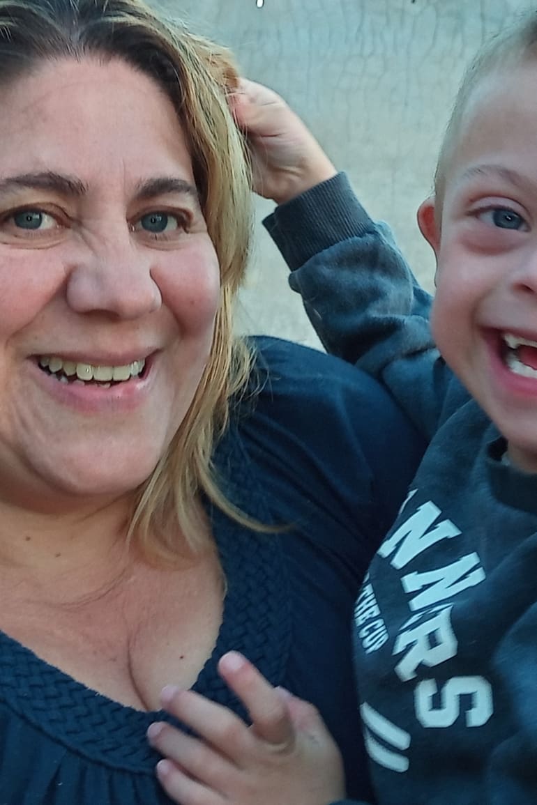 Más allá de su enfermedad, Mirta está convencida que Theo vino para enseñarle muchas cosas a ella y a su familia.