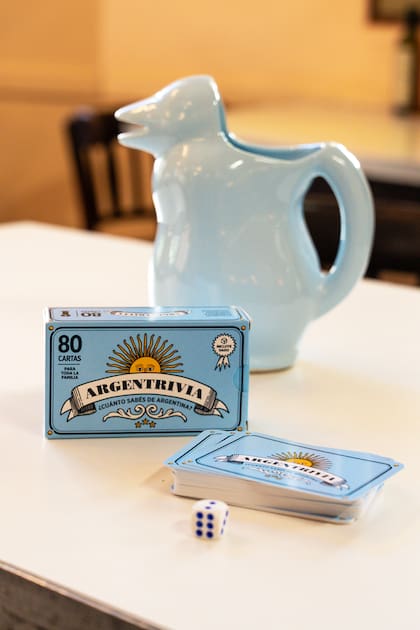 Más argentino que la jarra del pingüino para servir el vino, el juego de cartas "Argentrivia"
