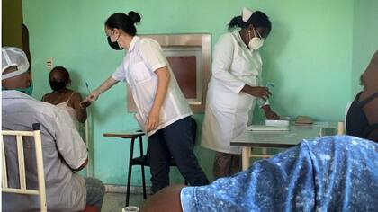 Más de 1 millón de cubanos han recibido al menos una dosis de una vacuna que no ha sido certificada