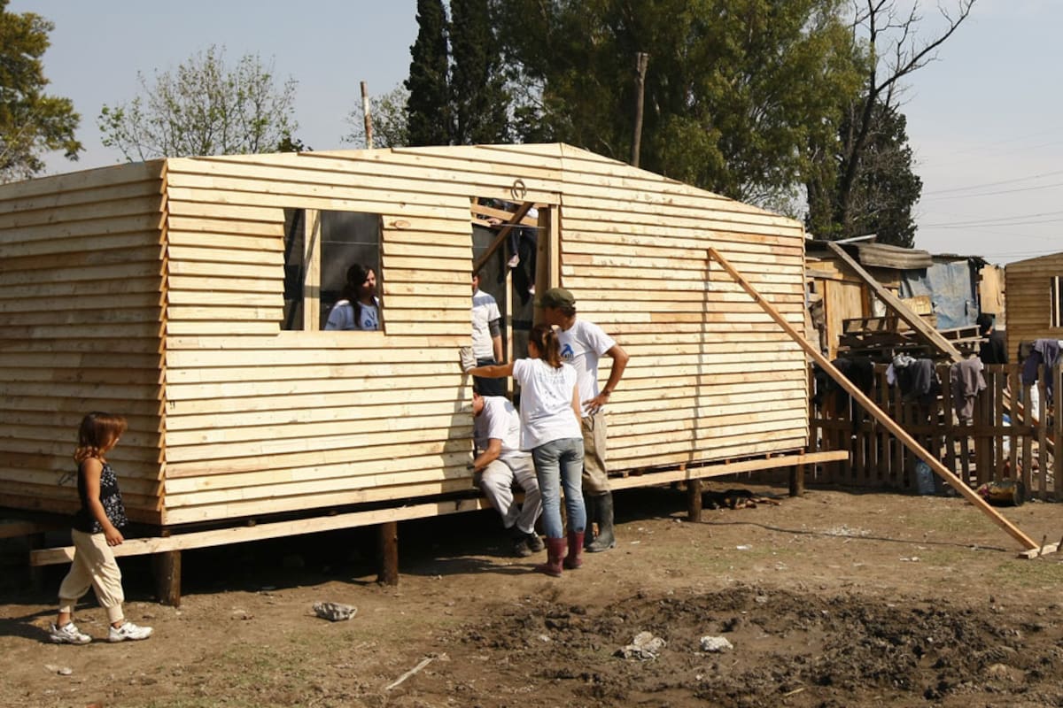 Más de 11.900 jóvenes participaron de la construcción de Un techo para mi país