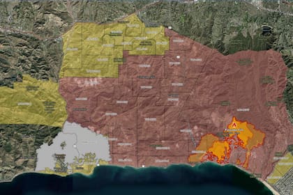 Más de 1260 hectáreas fueron arrasadas por el Palisades Fire en menos de 24 horas, lo que obligó a la evacuación de miles de personas
