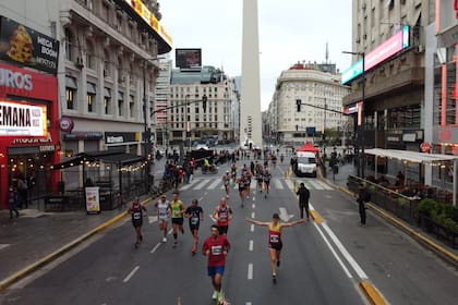 Más de 13.000 corredores se sumaron a la maratón y la media maratón de Buenos Aires