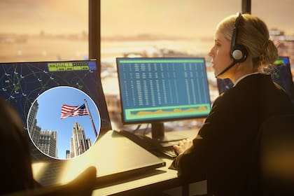 Más de 14 mil controladores de tráfico aéreo supervisan cerca de 50 mil vuelos diarios en Estados Unidos y son quienes garantizan la seguridad de millones de pasajeros