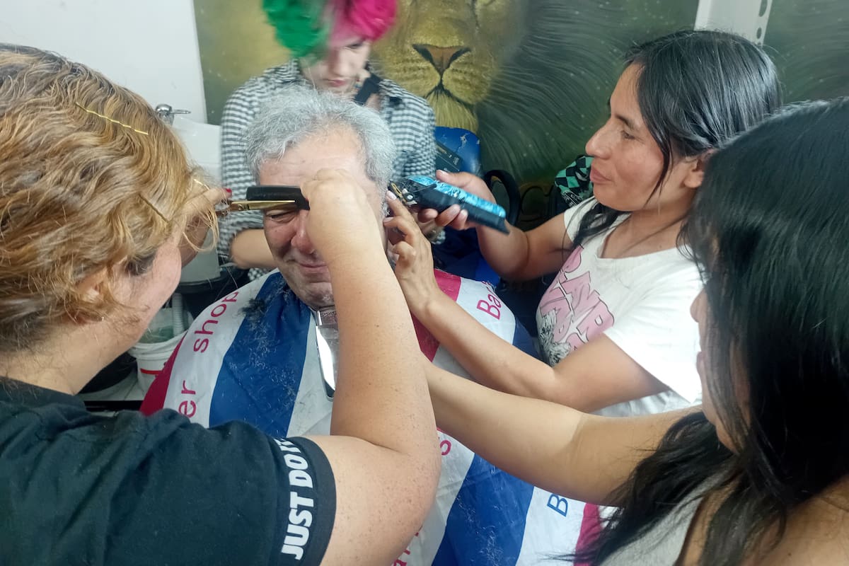 Más de 15.000 voluntarios a lo largo del país brindan servicios de peluquería gratuitos