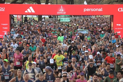 Más de 16.000 corredores participaron en la Maratón