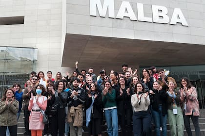Más de 200 jóvenes recorrieron las muestras de Malba invitados por el museo