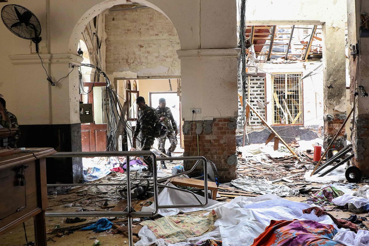 Más de 200 muertos por múltiples explosiones en iglesias y hoteles