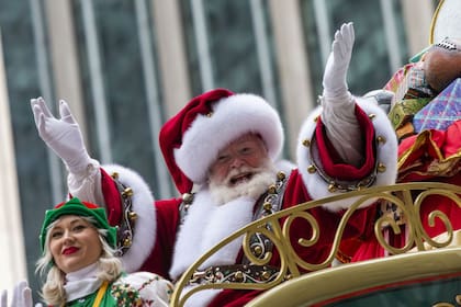 Un Papá Noel en el desfile navideño de Nueva York