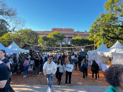 Más de 30 stands con comida, arte contemporáneo, música y espacios creativos para niños