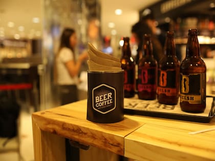 Más de 300 etiquetas de cervezas artesanales te esperan en Beer Coffee