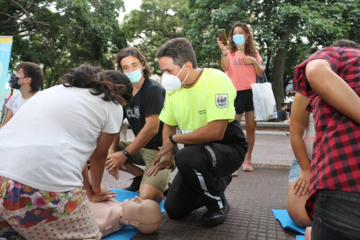 Más de 300 personas hicieron el curso de RCP gratis del gobierno de la Ciudad