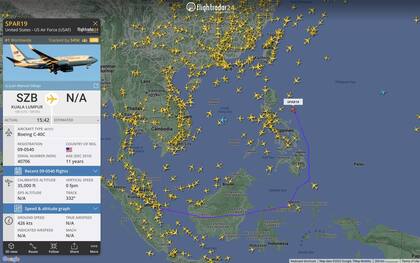 Más de 320.000 personas siguieron en vivo el SPAR19, donde se sospechaba que volaría Nancy Pelosi, presidenta de la Cámara de Representantes de Estados Unidos (Crédito: Twitter/@flightradar24)
