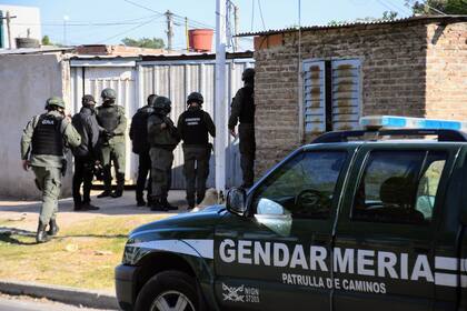 Más de 40 allanamientos se realizaron  en Rosario y la región por causas de homicidios ligados a Los Monos, la banda narco