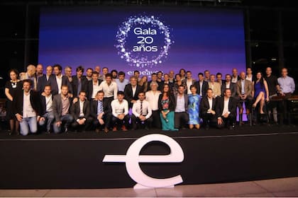Más de 40 emprendedores de Endeavor se subieron al escenario para festejar las dos décadas de trabajo
