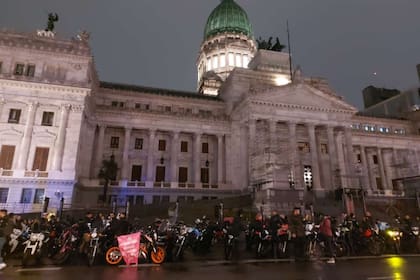 Más de 400 motos concurrieron a la manifestación para reclamar por las vidas de los motociclistas