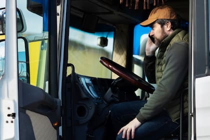 Más de 5000 choferes vinculados con los centros retirados no cumplieron los requisitos federales de dominio del inglés