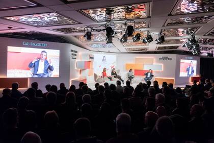 Más de 600 personas colmaron el salón del Hotel Four Seasons para escuchar a los especialistas del sector