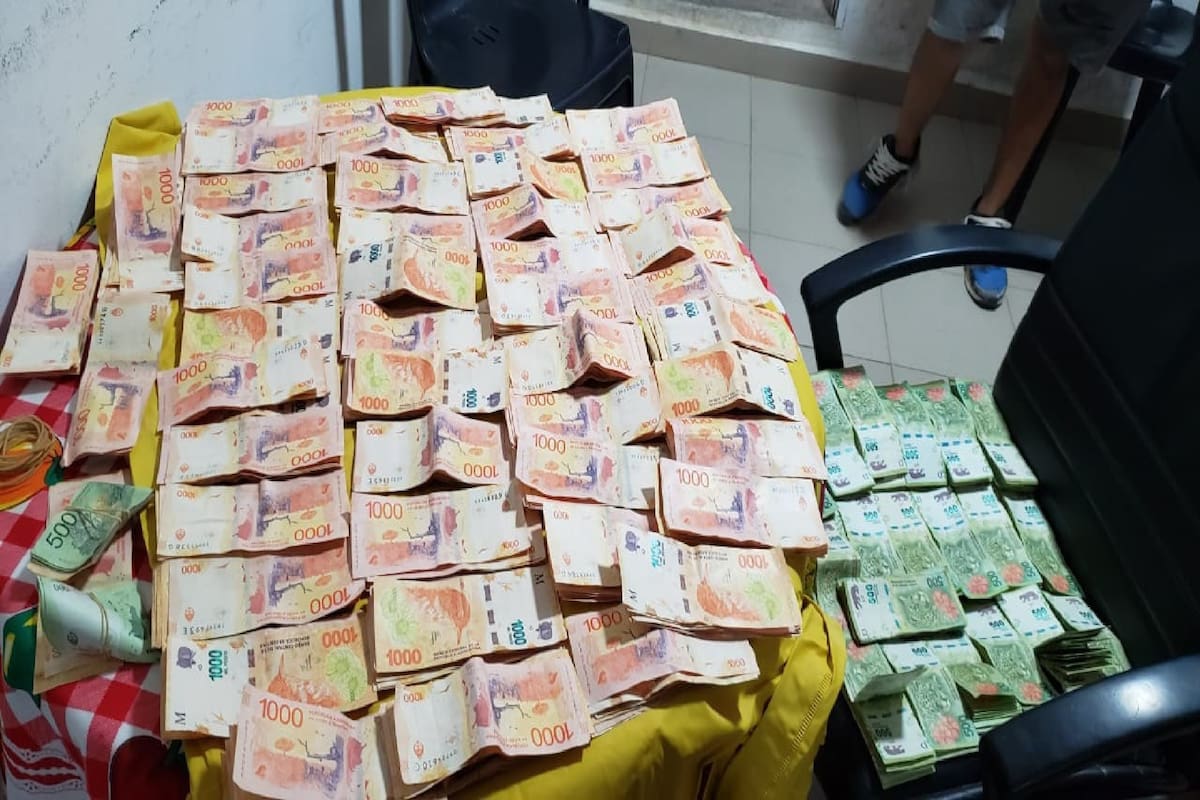 Más de $2.000.000 fueron decomisados hoy al inspeccionarse dos vehículos de carga