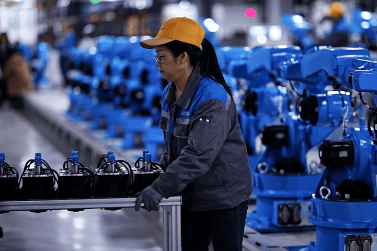 Más de dos millones de robots trabajan junto a las personas en las fábricas de China.