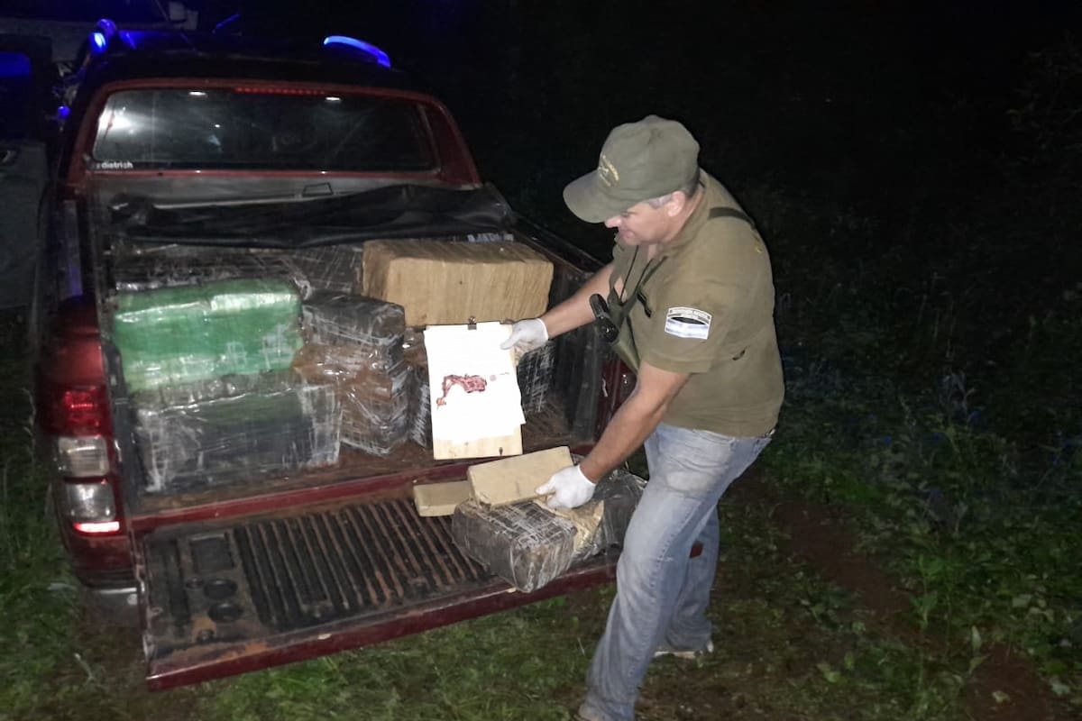 Más de dos toneladas de marihuana fueron encontradas en camionetas robadas