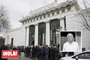 Más de doscientas personas asistieron a la ceremonia celebrada hoy al mediodía.