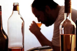 Más de la mitad de los adolescentes escolarizados de Argentina (sean varones o mujeres) consumen alcohol, proporción que alcanza a casi el 80 % a partir de los 17 años
