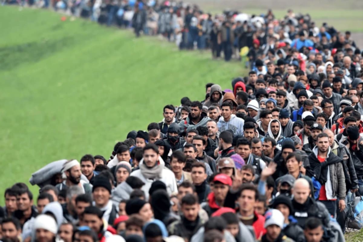 Más de un millón de migrantes y refugiados cruzaron a Europa en 2015, lo que desató una crisis mientras los países luchaban por hacer frente a la afluencia