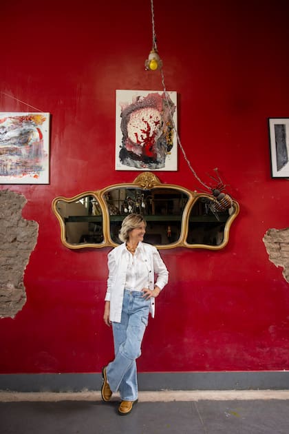 Más de veinte años llevan Silvia y Luis Luque en esta casa de Chacarita: “Vivíamos en Palermo y, cuando empezó la movida de los boliches, decidimos buscar un lugar más tranquilo. Encontramos esta casa y nos encantó”, cuenta.