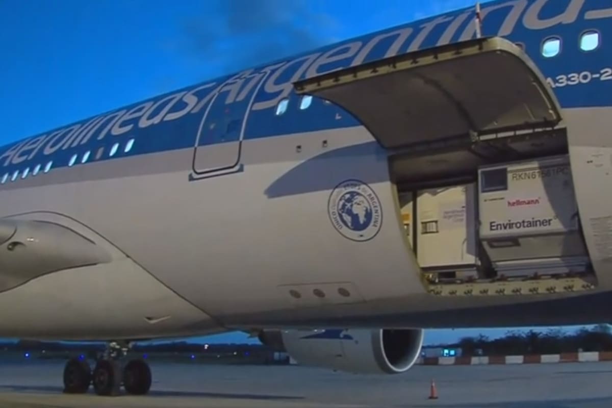 Más dosis de Sinopharm, recién llegadas al aeropuerto Internacional de Ezeiza desde China