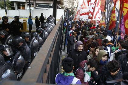 Más incidentes en el rectorado de la UBA: hay un detenido por la Policía de la Ciudad