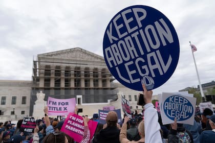 Más personas se practican abortos en EEUU, pero menos viajan a otros estados para hacerlo: estudio