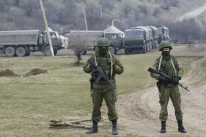 Más soldados rusos en territorio de Ucrania en la víspera del referéndum