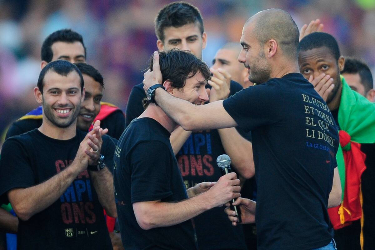 Mascherano, Messi y Guardiola, en la celebración ante sus hinchas tras ganar la Champions League 2011 con Barcelona y ante Manchester United