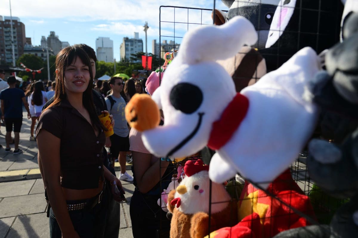 Masiva concurrencia a los festejos del Año del Caballo de Fuego en la Plaza Moreno, de La Plata