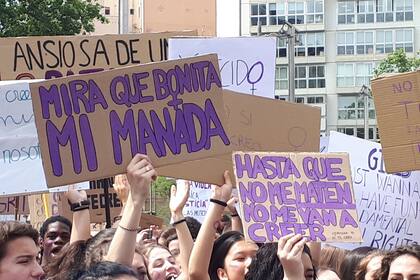 Masiva manifestación en 2018 contra la leve sentencia contra la "manada", el caso que impulsó la modificación de la ley para violadores
