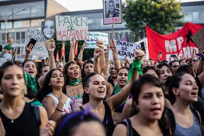 Masiva marcha en Paraná por el femicidio de Fátima Acevedo