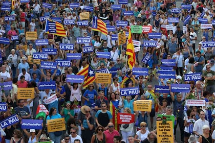 Masiva marcha por la unidad a diez días de los atentados en Barcelona