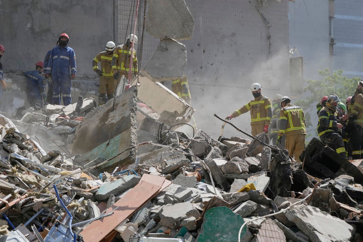 Masivo bombardeo sobre Kiev, en Ucrania (AP/Efrem Lukatsky)